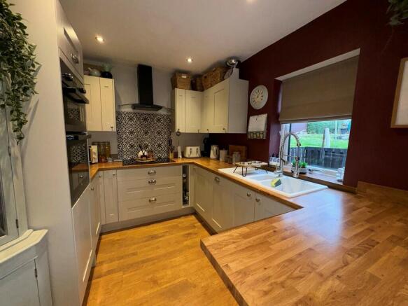 Kitchen diner 4
