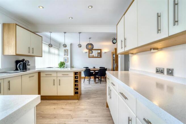 Kitchen / Dining Room