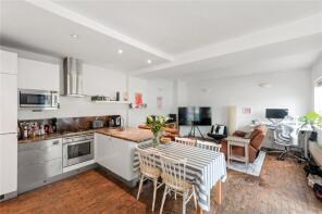 Flat C, 21, Bradbury Mews, Hackney, London N16 8JW