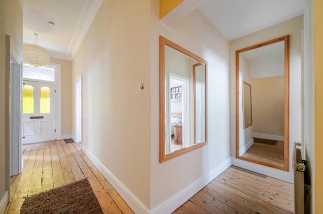 2 bed Flat for sale Image 11