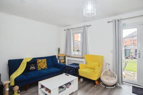 Landos Road, Manchester, M40