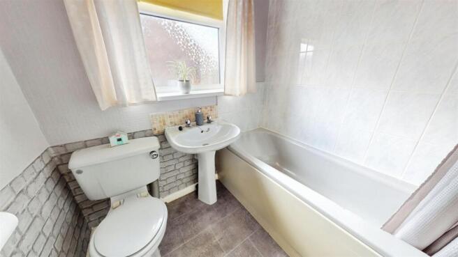 3 bed Semi-Detached Bungalow for sale Image 5