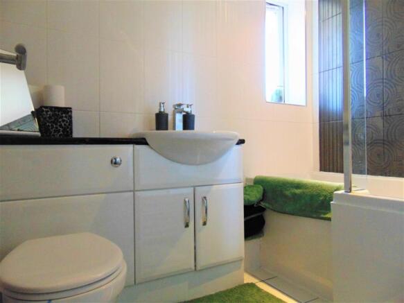 Bathroom.JPG