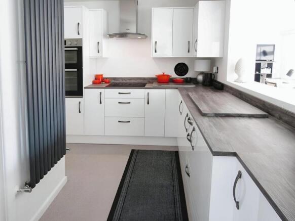 76f8525f-kitchen 202.jpg