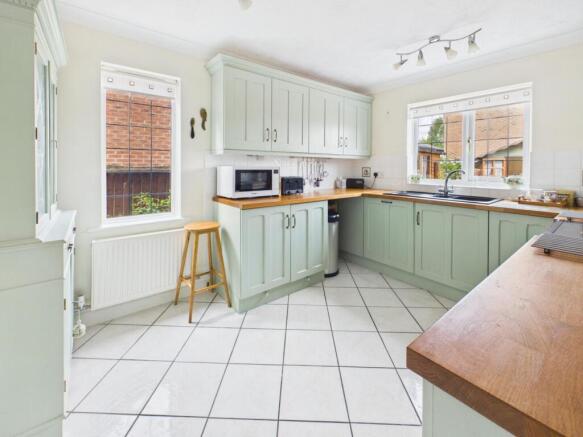Tudor Lodge, 31 Turnberry Drive, Woodhall Spa photo 4