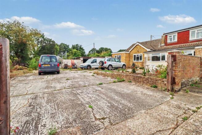 OAK LODGE CASTLEDON ROAD OUTSIDE-3.jpg