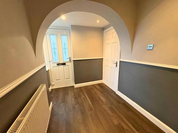Hallway d (edit).jpg