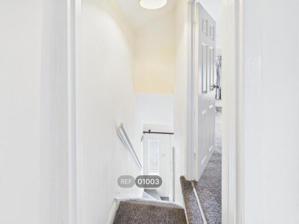 2 bed Terraced to rent Image 10