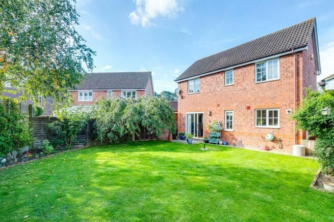 Oaktree Close 25-22.jpg