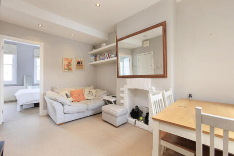 Vicarage Crescent,
Battersea Park, SW11