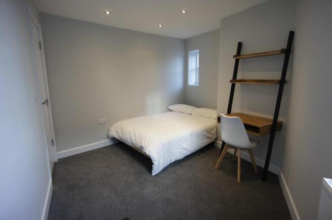 2 bed Flat to rent Image 6