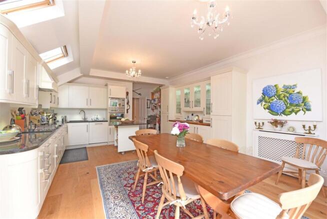 Kitchen/Dining Room