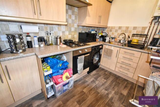 2 bed Flat for sale Image 6
