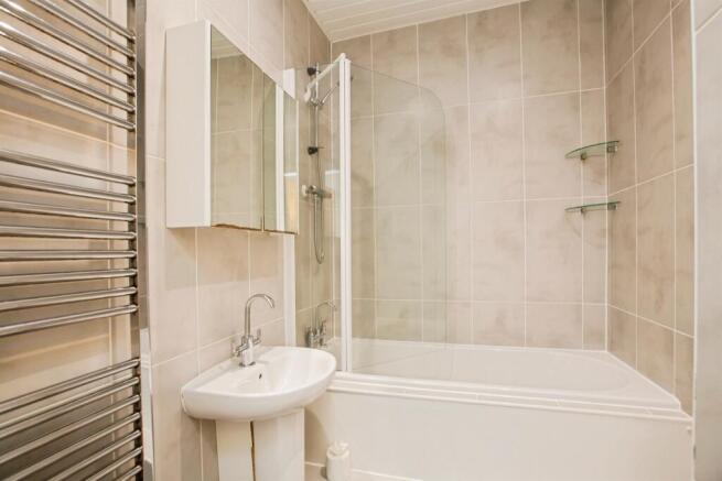 3 bed Terraced for sale Image 8