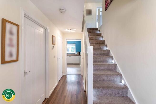 4 bed Detached for sale Image 11