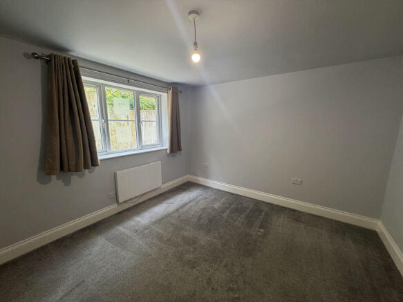 2 bed House to rent Image 9