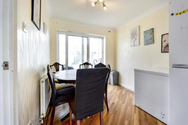 3 bed Semi-Detached for sale Image 6