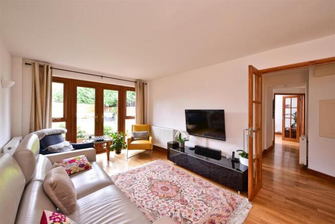 Santers Lane, Potters Bar photo 4