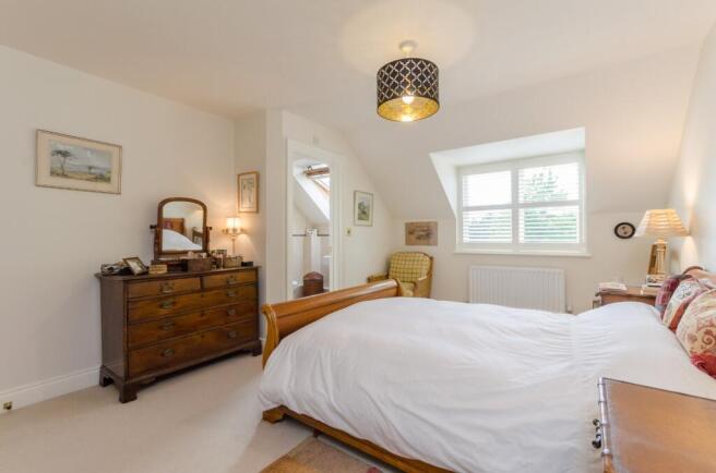 4 bed House for sale Image 7