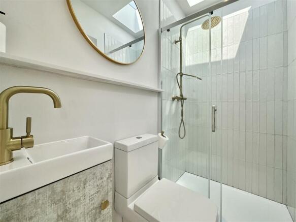 Shower Room.jpg