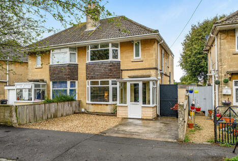 Mendip Gardens, Bath, Somerset, BA2