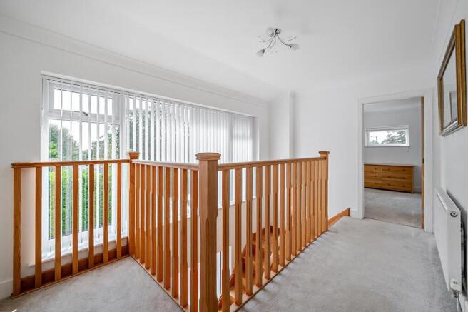 4 bed House for sale Image 11