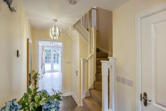 4 bed Detached for sale Image 5