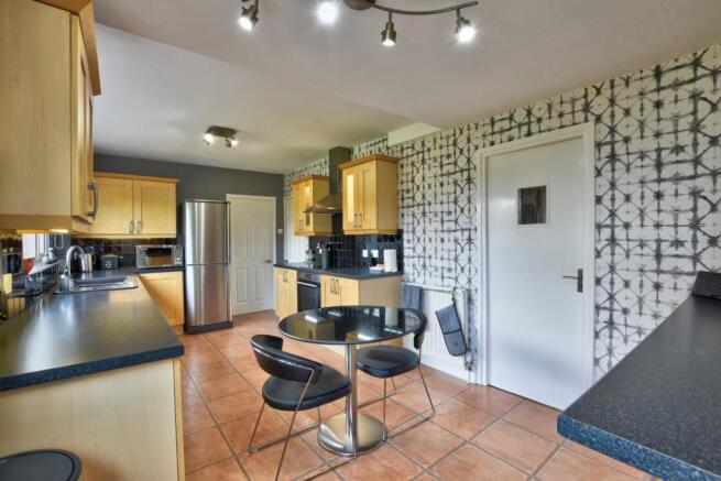 Kitchen2.jpg