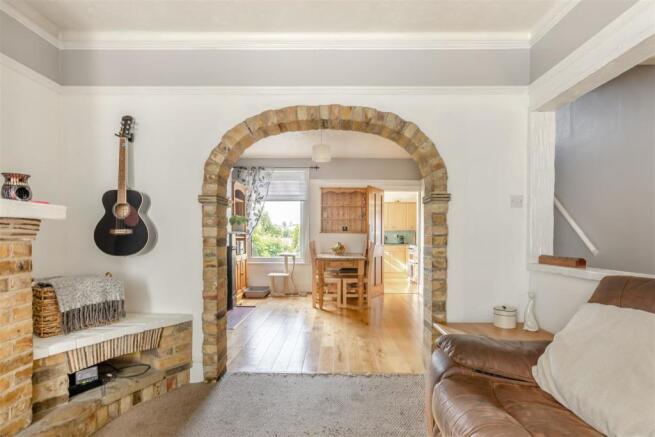 8510978-interior12.jpg