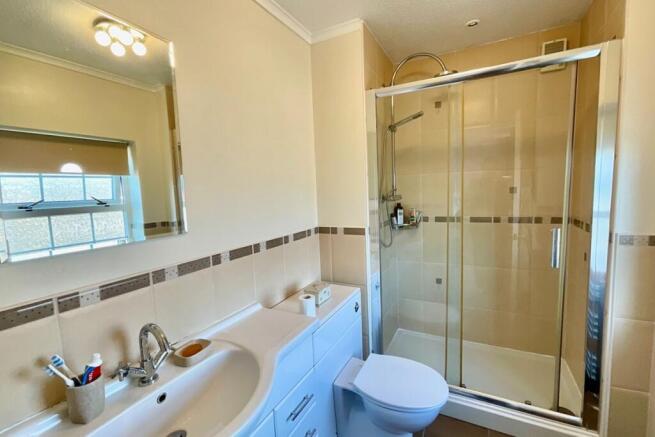 4 bed Detached for sale Image 12