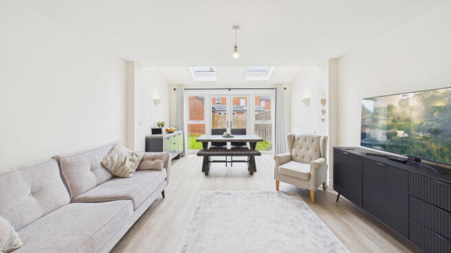 CAM04968G0-PR0113-STILL017