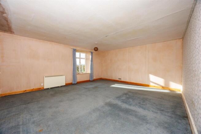 4 bed Detached for sale Image 6