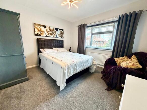 4 bed Semi-Detached for sale Image 9
