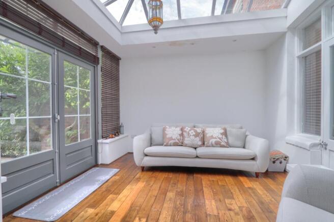 4 bed Semi-Detached for sale Image 7