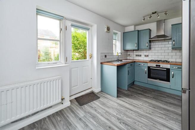 3 bed Semi-Detached for sale Image 4