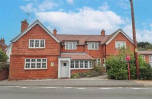 2, The Crown, Alton Road, Odiham, Hook RG29 1PH