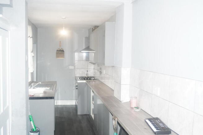 3 bed House for sale Image 6