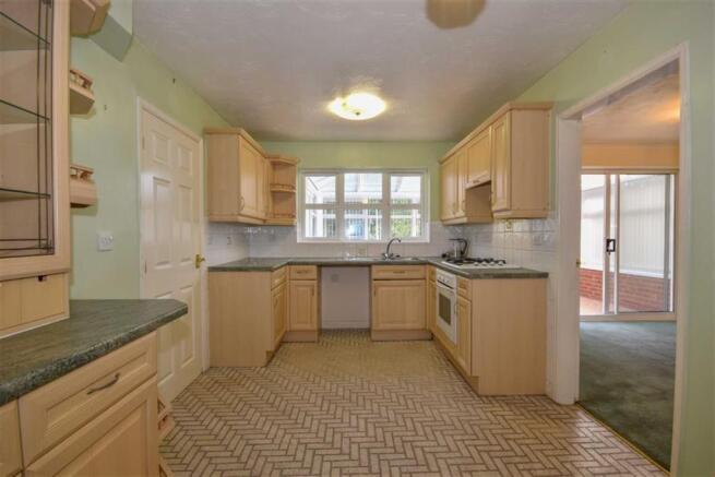 KITCHEN/BREAKFAST ROOM