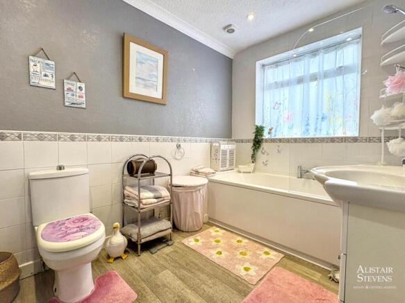 1 bed Bungalow for sale Image 8