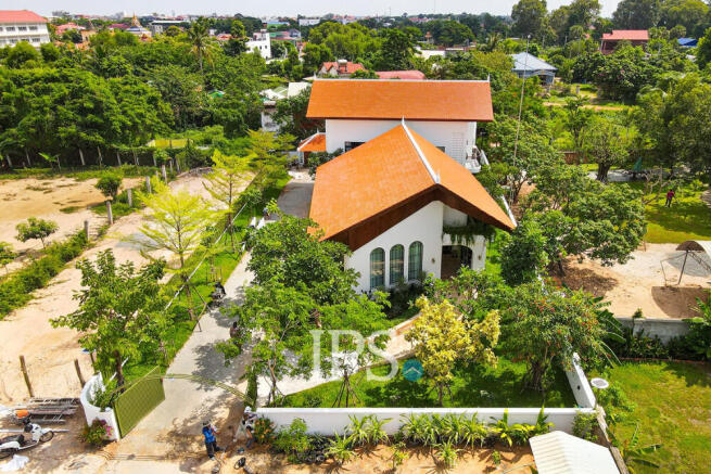 4 Bedroom Villa For Sale - Sala Kamreuk, Siem Reap
