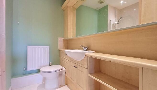 2 bed Flat to rent Image 11