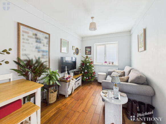 CAM03852G0-PR0501-STILL002