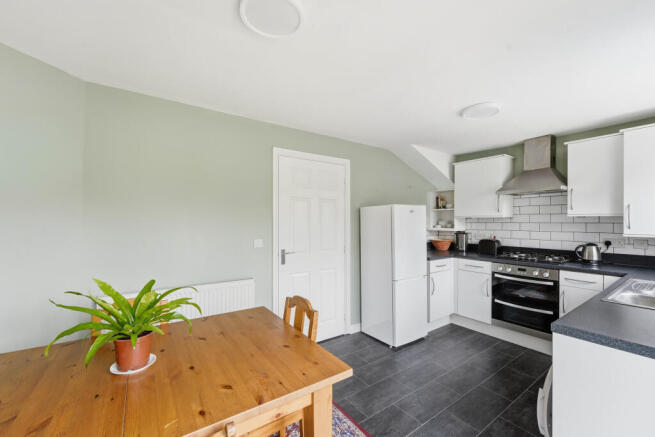 3 bed Semi-Detached for sale Image 6