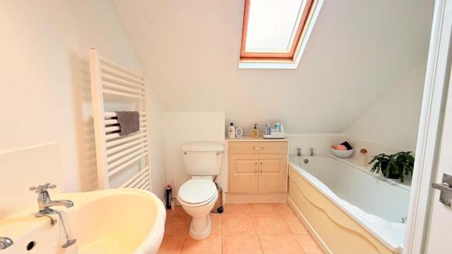 3 bed Semi-Detached Bungalow for sale Image 12