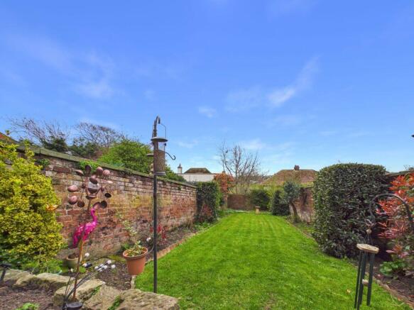 2 bed Cottage for sale Image 12