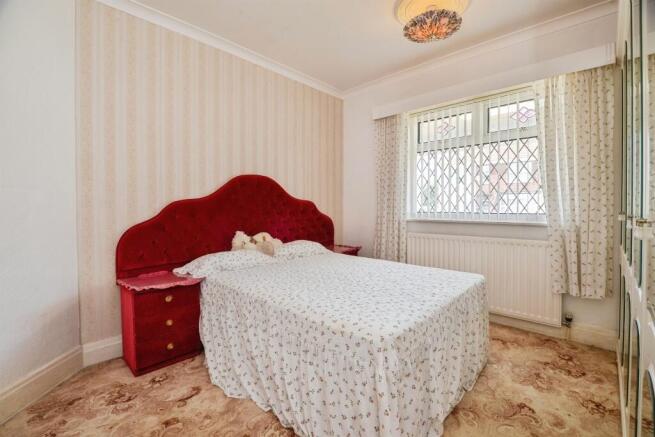 3 bed Semi-Detached Bungalow for sale Image 11