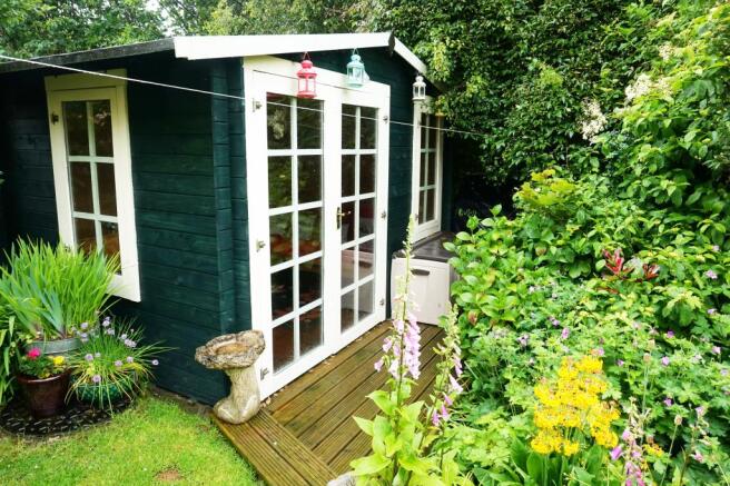 SUMMER HOUSE