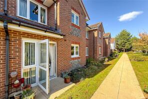Flat 15, 47 Francis Court, Church Street, Littlehampton BN17 5PY