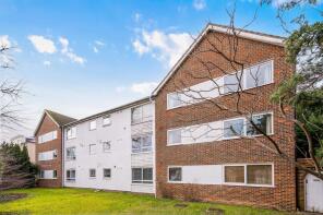 Flat 3, 54 St Bernards House, Hook Road, Surbiton KT6 5BL