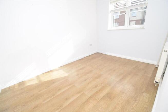 3 bed Semi-Detached to rent Image 11